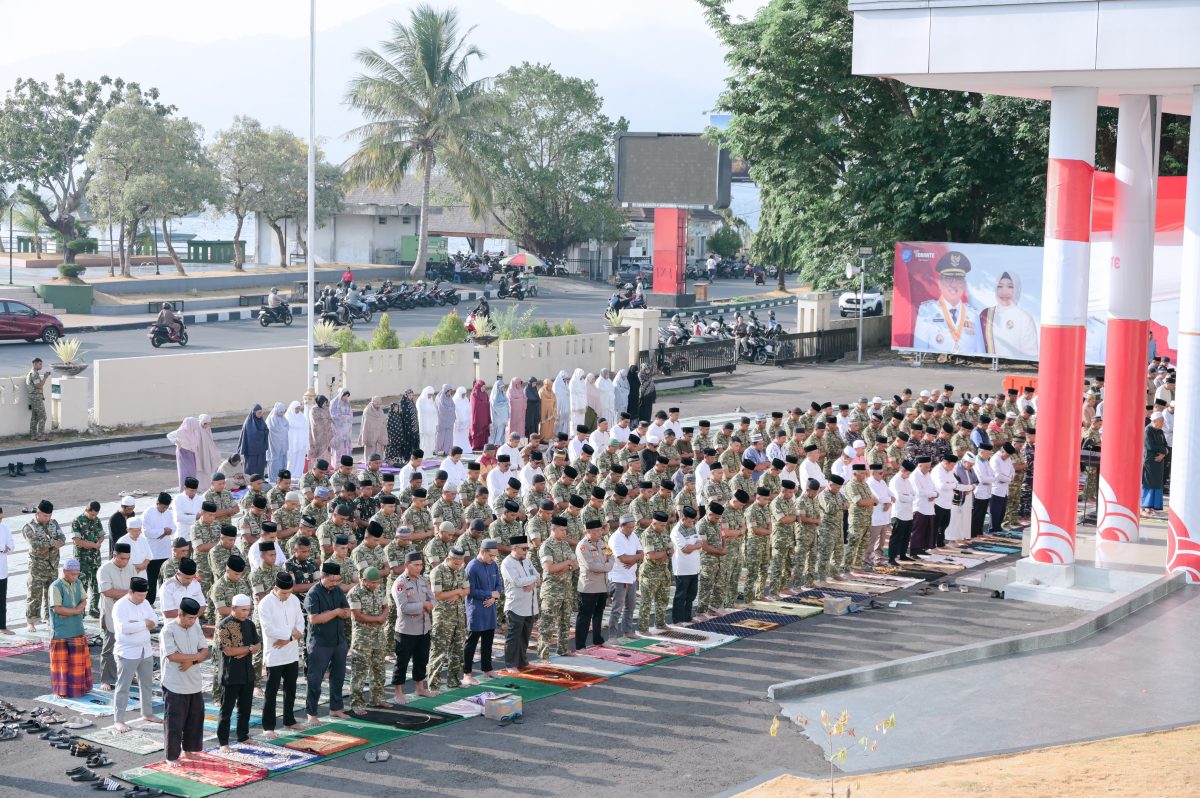 Pemkot Ternate gelar salat Istisqa di halaman Kantor Wali Kota Ternate. Ist