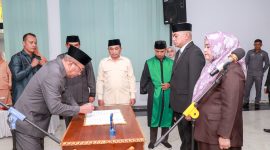 Wali Kota Ternate H. M. Tauhid Soleman saat melantik 11 pejabat di lingkungan Pemerintah Kota Ternate, Kamis (1/10/2026).